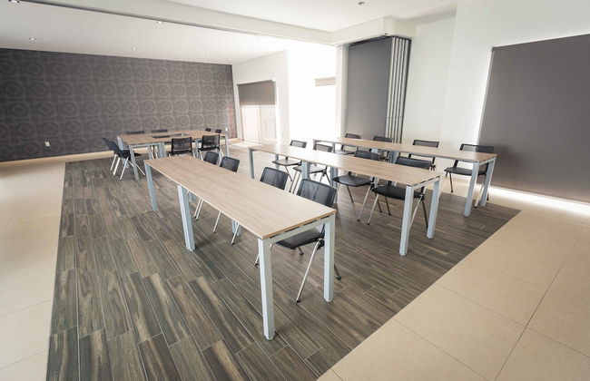 Redwood Villas Extended Stay Zona Industrial - Photo 49