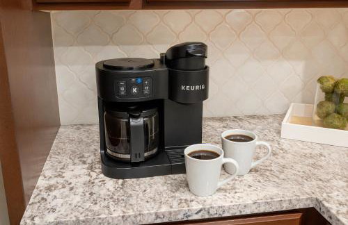 The White House Coveted Triplex Near Lake - Foto 30