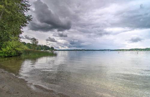 Charming Updated Retreat Walk to Lake Stevens! - Foto 29