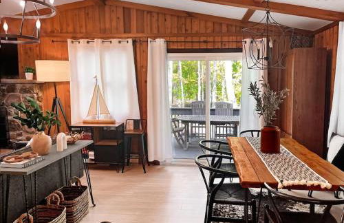 Stylish and Cozy Cabin, Walking Distance to Big Bass Lake - Foto 4
