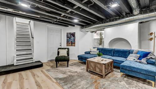 Tasteful Full Home Dtown Buffalo - Photo 4