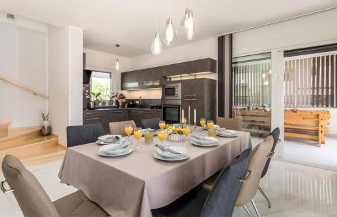 Awesome Home In Drazice With Wifi - Foto 4