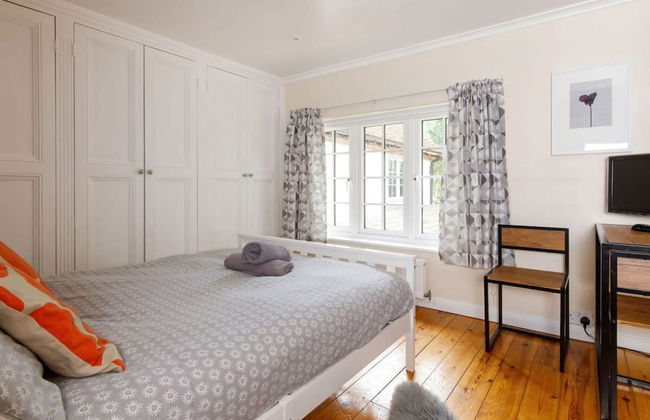 Tranquil Luxe in Country Cottage - Photo 70