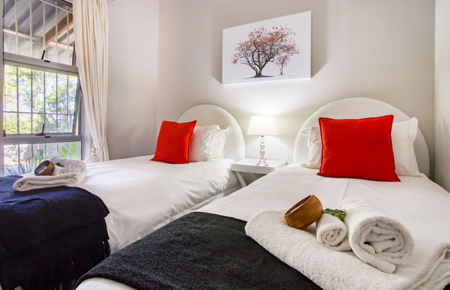 Lush Suburban Paradise - Deluxe Unit - Foto 8