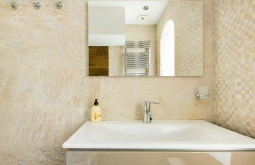 Boutique Townhouse with Hot Tub near Puerto Banus - Foto 14