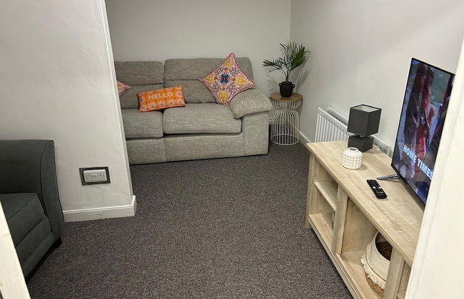 3 Bed Flat - Sleeps 6 - Parking - Wifi - Foto 7