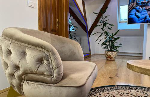 La Luna Royal Deluxe Luxury House with Pool & Jacuzzi, Bikes and Secured Parking - Photo 9