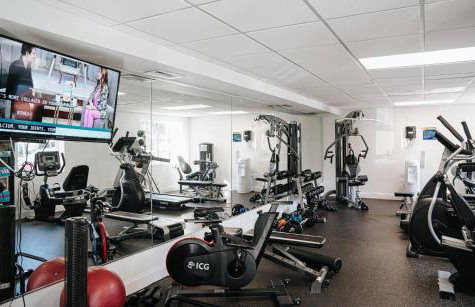 Boca Waterfront • Watch the Boats • Pool & Gym - Photo 11