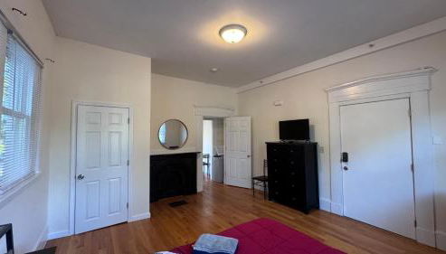 Updated 1BR, 1st floor, near T, free parking - Foto 3