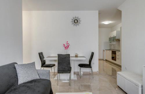 Apartment ANĐELA 2BDRS & Free WiFi - Foto 15