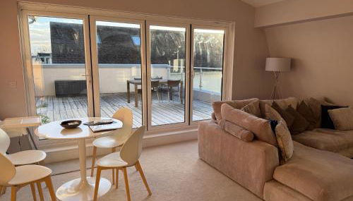 HM112 Penthouse Apartment with Lake View & free Spa Access- Lower Mill Estate Cotswolds - Foto 5