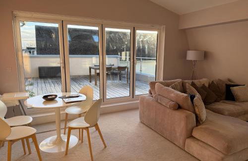 HM112 Penthouse Apartment with Lake View & free Spa Access- Lower Mill Estate Cotswolds - Foto 5