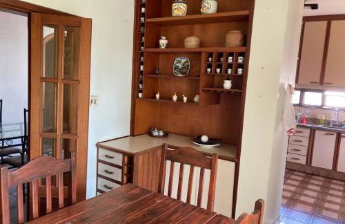 Casa grande, ampla, com 4 quartos e estacionamento - Foto 15