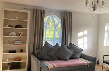 Grade II Listed Farmhouse, Pool, Hot Tub, Games Room, Celebration Hall, Car Park, 10ppl, 45 min from Central London - Foto 51