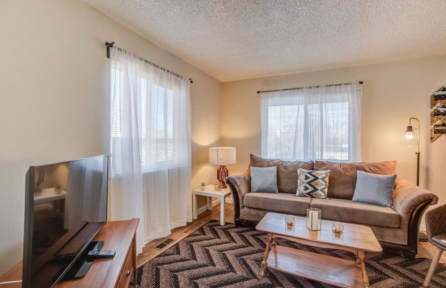 2BR Aptmt Parks Private Deck, Mountain Views! - Photo 17