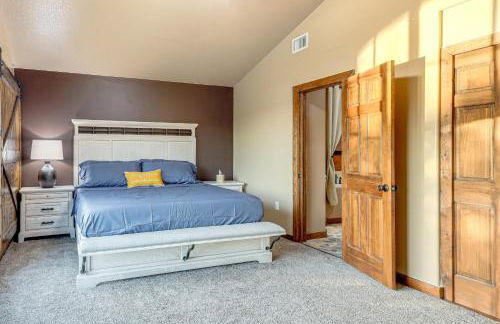 Italian-Styled Home with Lake Views and Private Pool - Photo 14