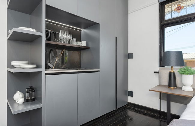 One Calais Luxury Apartments - Photo 45