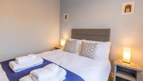 Sully's Cove, stylish apartment near Southwold Pier - Foto 5