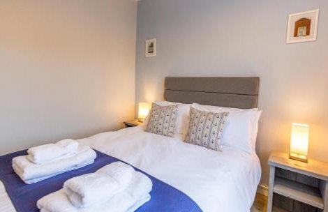 Sully's Cove, stylish apartment near Southwold Pier - Foto 5