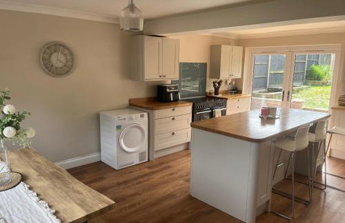 Spacious modern detached house in eye near A140 in the town centre - Foto 1