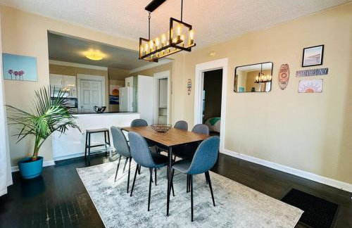 3-Bedroom, Prime Location, Private Backyard! - Foto 16