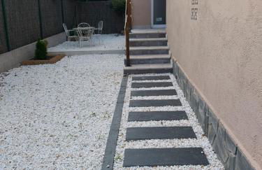 Cerca de Barcelona, y entre tres Parques Naturales, casa de 4 habitaciones y 2 baños con piscina, barbacoa y chimenea - Foto 8