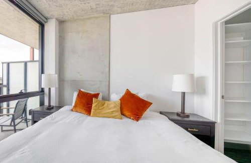 Sophisticated 3BR Suite - New Modern and Luxurious - Photo 37