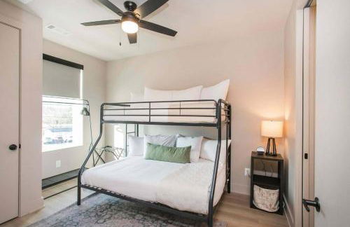 2 Bedroom + Loft Condo, Coffee Shop in Building - Foto 20