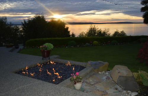 Romantic Spacious Suite with Salish Sea & Mountain Views at Seattle Luxury Estate - Foto 15