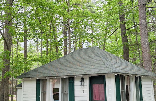 Hinckleys Dreamwood Cottages - Photo 2