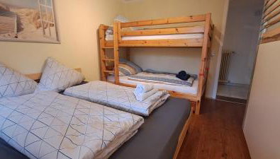 helle Souterrainwohnung nähe Flughafen, Landshut und München 1 bis 5 Personen - Foto 4