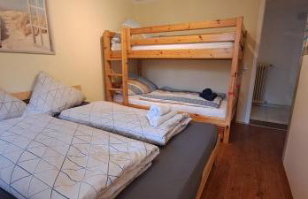 helle Souterrainwohnung nähe Flughafen, Landshut und München 1 bis 5 Personen - Foto 4