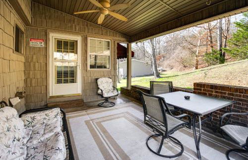 3 Mi to Ruby Falls The Downer House with Yard - Foto 3