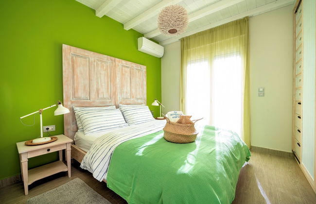 Seabreeze Villa - with Jacuzzi & heated pool - Photo 12