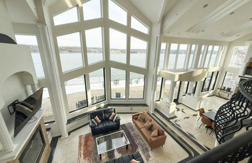 Crystal Palm Lakefront Luxury Home 6 Bed and 5 Bath - Foto 2