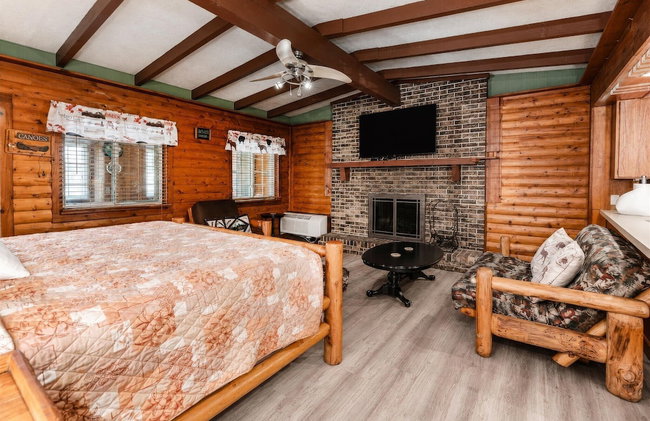 OLDE MILL INN OF CLARKSTON - Photo 29