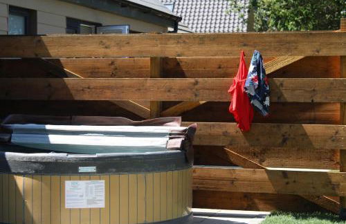 8 - Mouse Hole - Vast dog friendly garden with hot tub - Photo 7