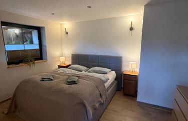 Blockbohlen HolzHaus mit Sauna, Outdoor Jacuzzi und BadeTeich - Foto 42