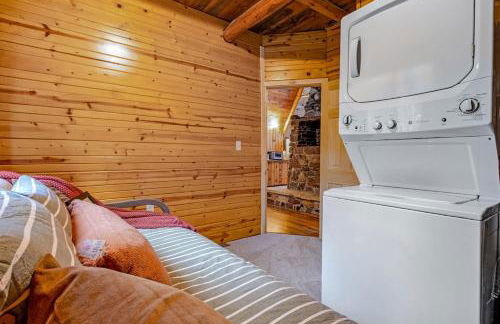 Woodland Park Scandi Cabin, Mtn Views & Hot Tub - Foto 22