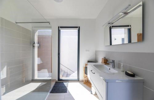 VILLA BAIA 4-5 pers - 2mn plages - Kids Friendly - Clim - Piscine - Foto 6