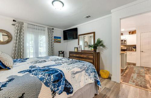 Walk to Boat Ramp Newly Remodeled Seadrift Home! - Foto 11