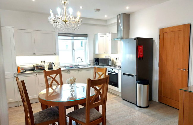 Meadow View Apartments are 2 and 3 bedroomed with private parking - Foto 65