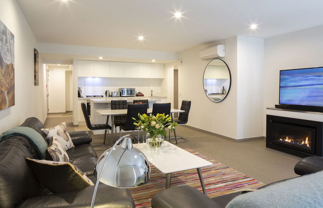 22 Hallenstein Apartments by Staysouth - Photo 35