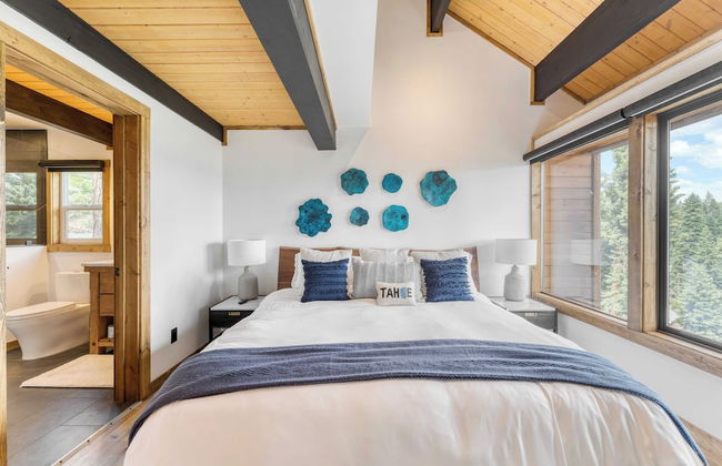 Lake View, Firepit, Game Room Remodeled Lake Tahoe Luxury Cabin by Avantstay - Foto 37