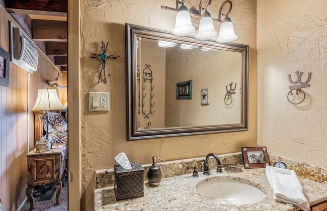 Neeley Mountain House by Ruidoso Vacation Rentals - Photo 18