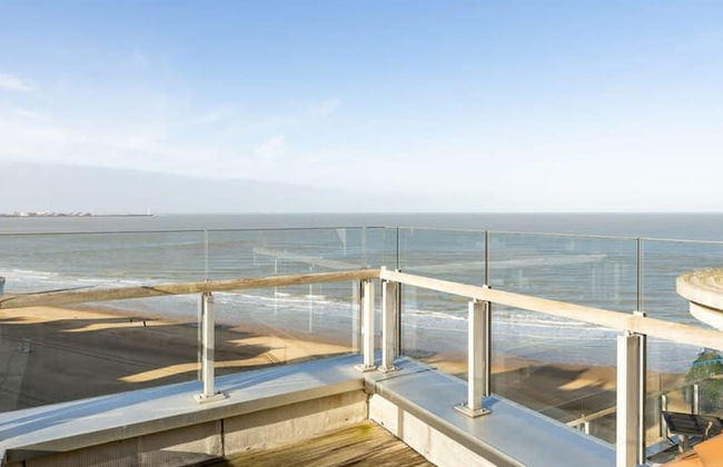 Stunning Penthouse With Free Parking and sea View - Foto 44