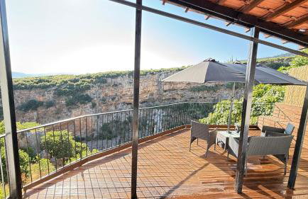 Το ΦΑΡΑΓΓΙ Του ΠΑΡΝΑΣΣΟΥ - Foto 2