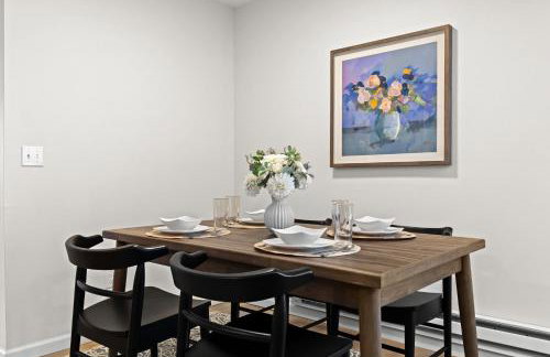 Stylish 1BR Upper Flat in the Heart of Royal Oak - Photo 13