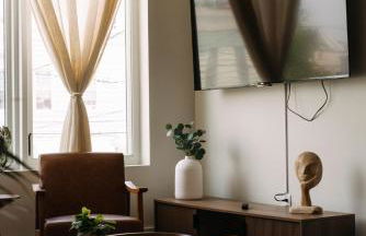 New 3BR Home with Private Yard and Game Room and Parking - Foto 3