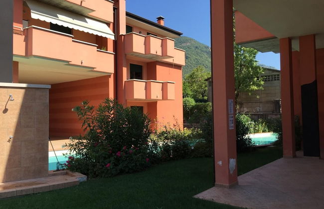 Apartment Self - Photo 22